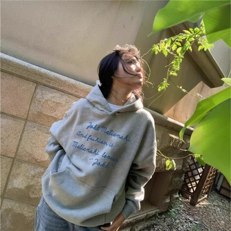 Hoodie s kapuljom s geometrijskim uzorkom, slobodan kroj, poliester ≥95%, srednja duljina 65–80 cm, dugi rukavi