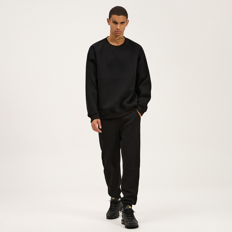 Βαμβαρινό φούτερ με στρογγυλό λαιμό, μακριά μανίκια, παχύ ύφασμα, χωρίς κουκούλα