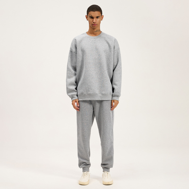 Βαμβαρινό φούτερ με στρογγυλό λαιμό, μακριά μανίκια, παχύ ύφασμα, χωρίς κουκούλα