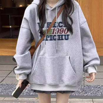 Hanorac damă cu glugă, model geometric, croială lejeră, lungime medie, poliester 95%+