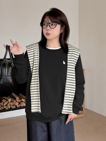 Didelio dydžio moterų gobtuvuotas fliso džemperis – 240 g polar fleece, medvilnės-poliesterio mišinys (50–70% medvilna, 30–50% poliesteris), storesnis, vidutinio ilgio, ilgomis rankovėmis, kasdienis korejiečių-japonų stilius, žiema 2025