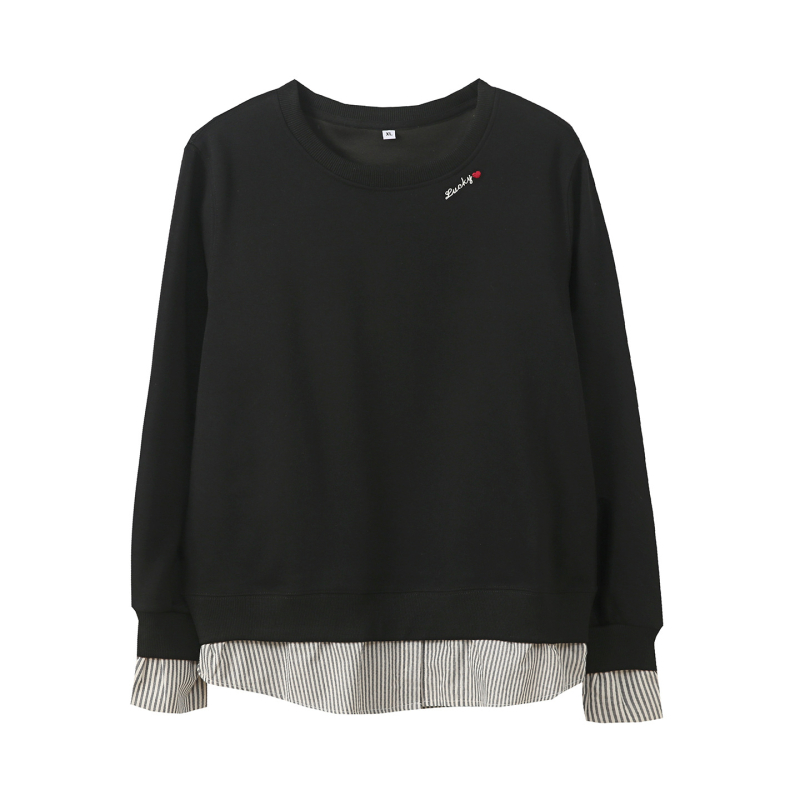 Moteriški patchworko dryžiniai megztiniai su fiktyviu dviejų dalių įvaizdžiu, apvalus kaklas, raidžių siuvinėjimas, ruduo 2025