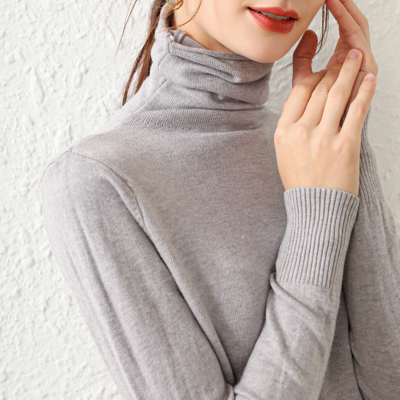 Pulover tricotat din lână, croială slim, mâneci lungi, culoare uni, compoziție: lână, viscoză și poliester