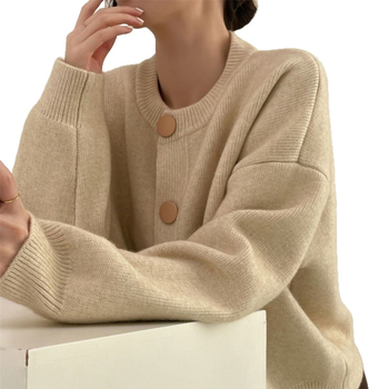 Cardigan lejer pentru primăvară-toamnă, guler în V, mâneci lungi, închidere pe un rând cu nasturi, țesătură poliesterică