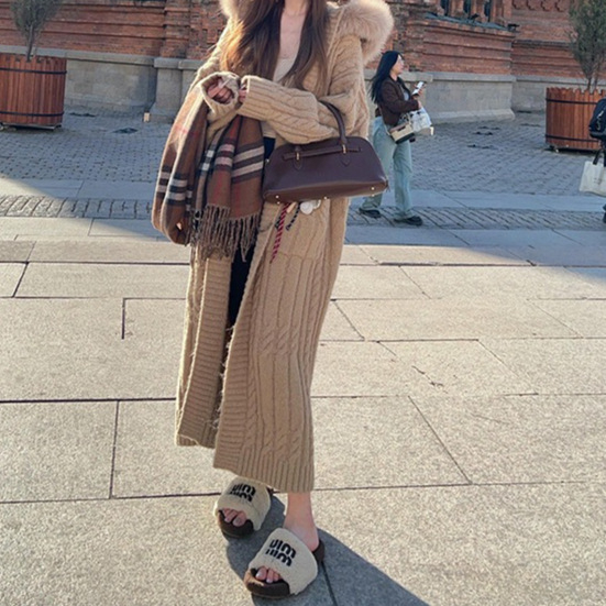 Cardigan lung cu glugă, tricot cable, guler din blană, croială lejeră, pentru toamnă-iarnă