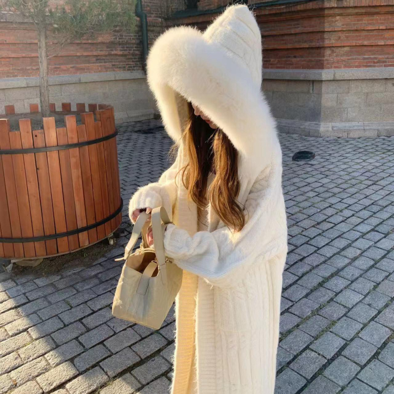 Cardigan lung cu glugă, tricot cable, guler din blană, croială lejeră, pentru toamnă-iarnă