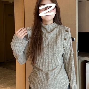 Pulover tricotat din Ice Silk, guler Half-Turtleneck, mâneci Princess Sleeves, glugă, Primăvara 2025