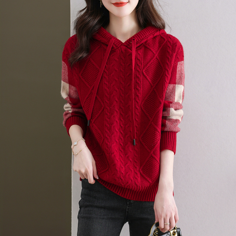 Pulover tricotat pentru femei, cu glugă, croială lejeră, model în carouri, poliester 30–50%.