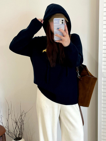 Пуловер с качулка за жени, Пони жакардова шарка, Полиестер-Вискоза смес, Дълги ръкави, Зима 2025