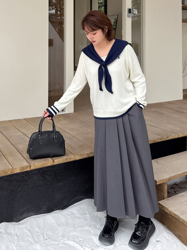 Пуловер с качулка от вълнена смес, бродерия, дълги ръкави, средна дебелина