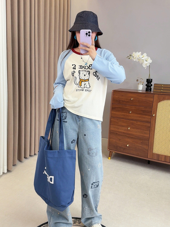 Love Moterų megztinis su iškirptėmis rankovėmis, apvalus kaklas, vidutinio storio, viskozės–poliesterio audinys, ruduo 2025