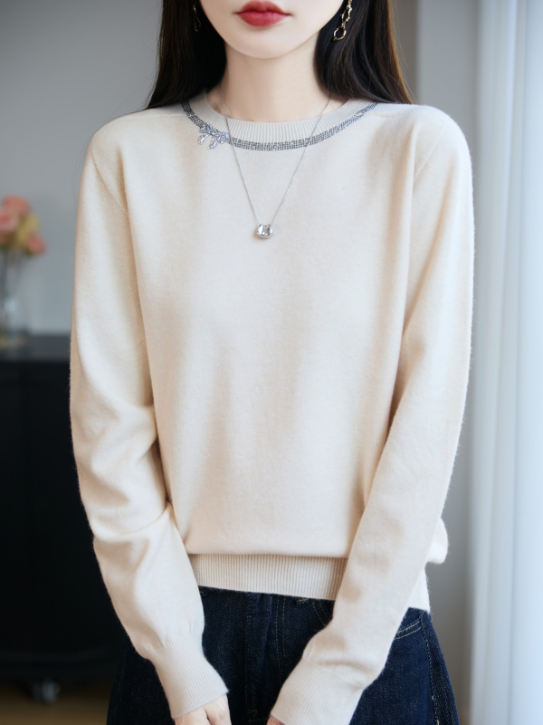 Pulover tricotat pentru femei cu cristale – model 3D, glugă, guler rotund, mâneci lungi, croială regulată