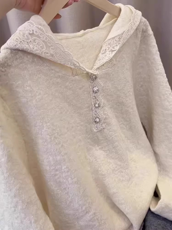 Set din două piese: cardigan tricotat cu glugă și top cu margine dantelată | fibră acrilică cu până la 30% poliester | primăvara 2025 | stil japonez-coreean lejer | mâneci lungi, guler rotund