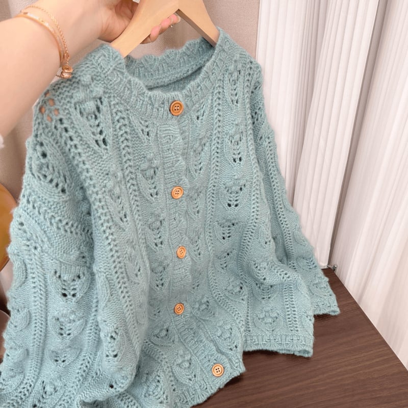 Set din două piese: cardigan tricotat cu glugă și top cu margine dantelată | fibră acrilică cu până la 30% poliester | primăvara 2025 | stil japonez-coreean lejer | mâneci lungi, guler rotund