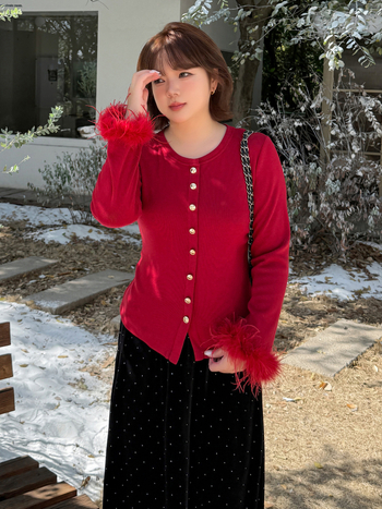 Džemper s kapucjom i odvojivom pravom mink krznom, umjetni kašmir, uski kroj, zima 2025