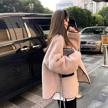 Džinsinės medvilnės švarkas su storu fliso pamušalu, polo apykaklė, priekis užtrauktukas su sagomis, be rankovių