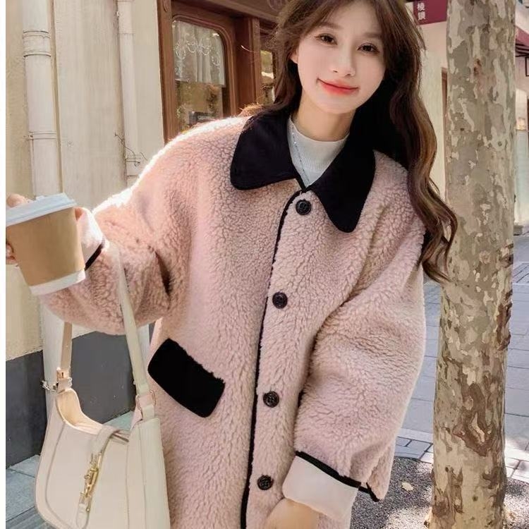 Džinsinės medvilnės švarkas su storu fliso pamušalu, polo apykaklė, priekis užtrauktukas su sagomis, be rankovių