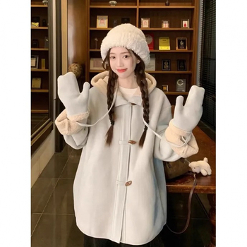 Moteriškas vilnos paltas su gobtuvu, vienos spalvos, vidutinio ilgio 65–80 cm, su fliso pamušalu šilumai