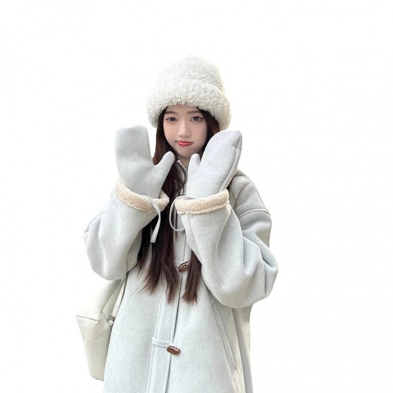 Moteriškas vilnos paltas su gobtuvu, vienos spalvos, vidutinio ilgio 65–80 cm, su fliso pamušalu šilumai