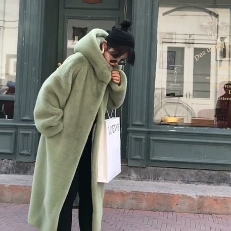 Garš sievietes kažokādas mētelis ar trušu kažokādu apkakli, Romānas kokvilnas audums, elegantais stils