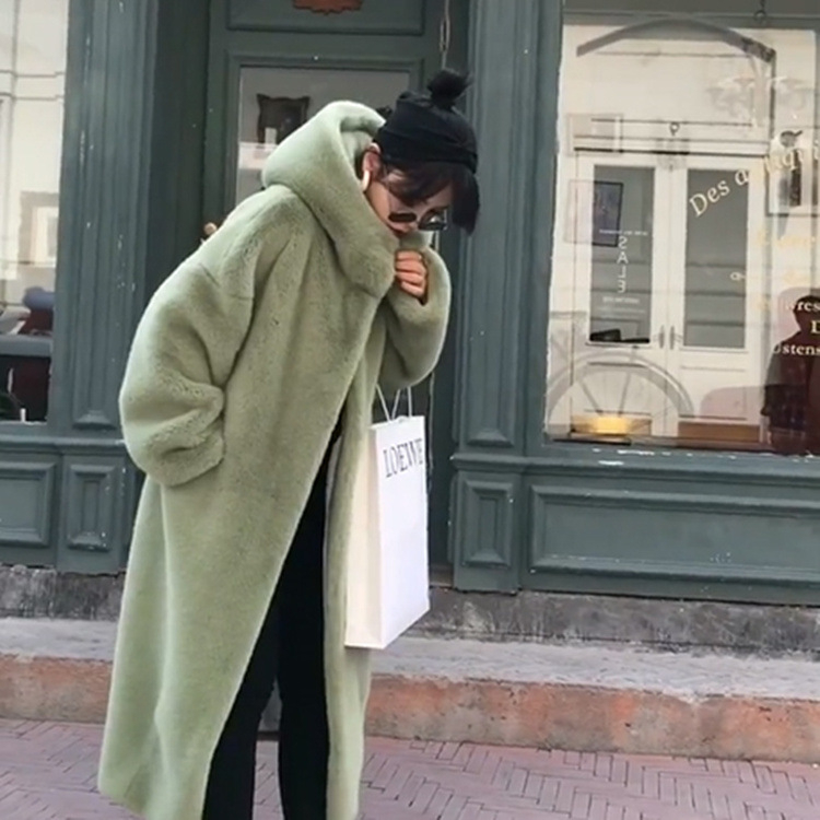 Garš sievietes kažokādas mētelis ar trušu kažokādu apkakli, Romānas kokvilnas audums, elegantais stils