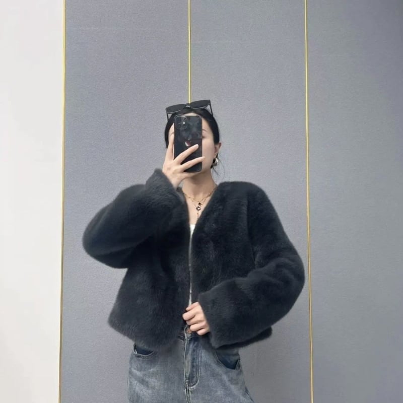 Sieviešu mākslīgās kažokādas jaka ar V izgriezumu, garas piedurknes, brīvs piegriezums, bieza, ziemas 2025