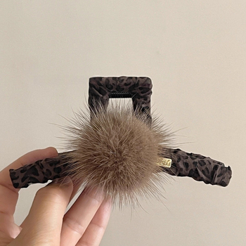 Plaukų segtuvas su norkos kailio kamuoliuku, leopardų raštas, rankų darbo audinys, Korėjiečių stiliaus