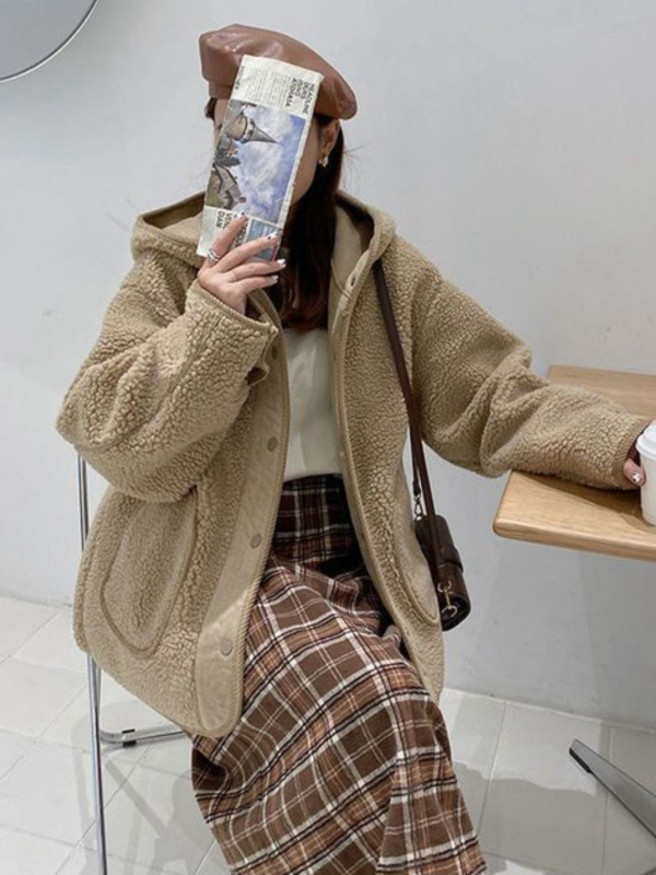 Moteriška avies vilnos striukė su fleece pamušalu, Spandexo mišinys, laisvas kirpimo linijos, ilgos rankovės, polo apykaklė