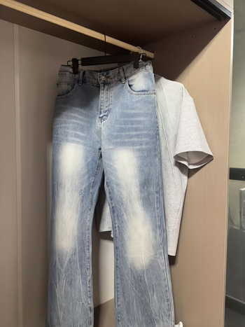 Muške traperice s mikroflare siluetom, srednji struk, pamuk denimu, oprane, zip zatvarač