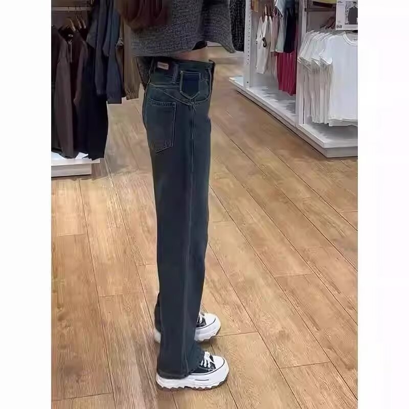 Jeans - talie înaltă, croială dreaptă, denim cu amestec micro-elastic din bumbac și poliester, stil retro.