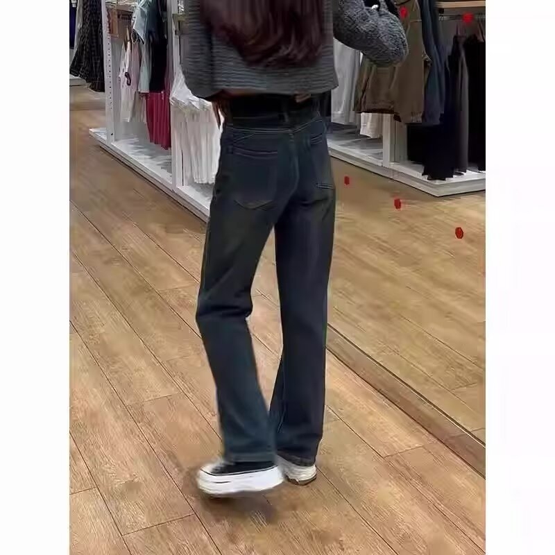 Jeans - talie înaltă, croială dreaptă, denim cu amestec micro-elastic din bumbac și poliester, stil retro.