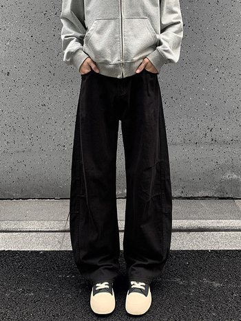 Traperice u američkom street-stilu, retro plisirane detalje, patchwork paneli i oprani završni ton, ležerni kroj, srednji struk, unisex, velika veličina, za jesen