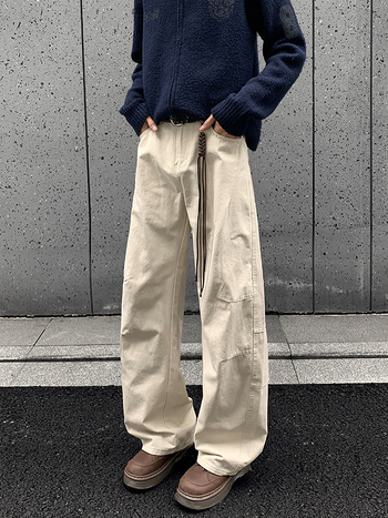 Traperice u američkom street-stilu, retro plisirane detalje, patchwork paneli i oprani završni ton, ležerni kroj, srednji struk, unisex, velika veličina, za jesen