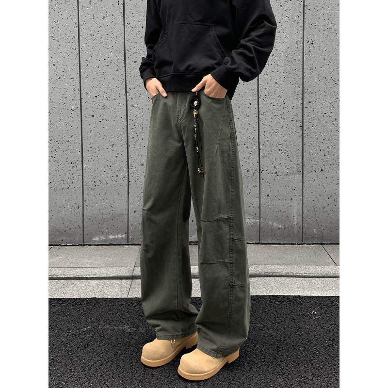 Traperice u američkom street-stilu, retro plisirane detalje, patchwork paneli i oprani završni ton, ležerni kroj, srednji struk, unisex, velika veličina, za jesen