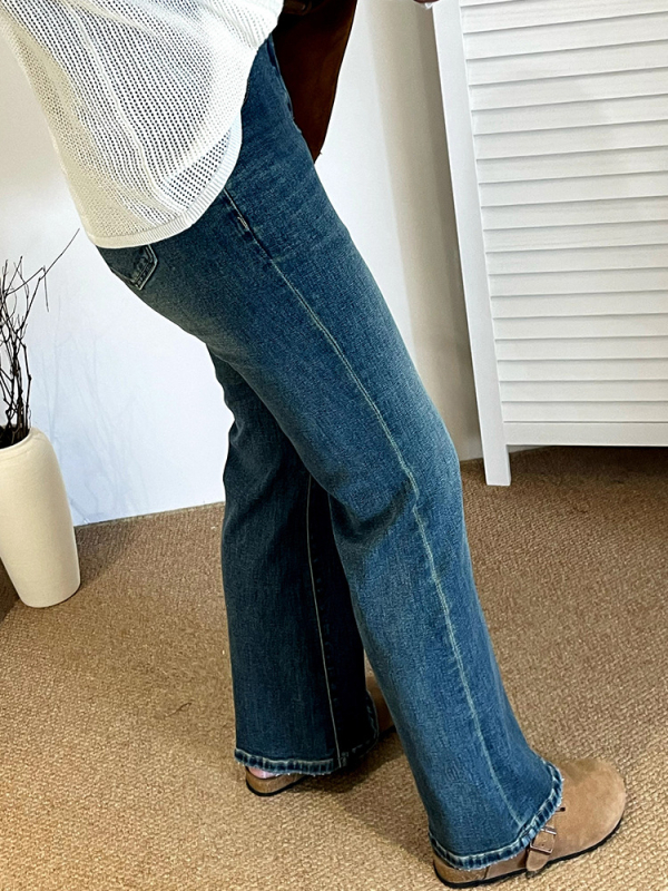 Ženske hlače traperice visokim strukom i ravnim krojem, elastični twill 7-count, pamuk-polyester smjesa, jesen 2025