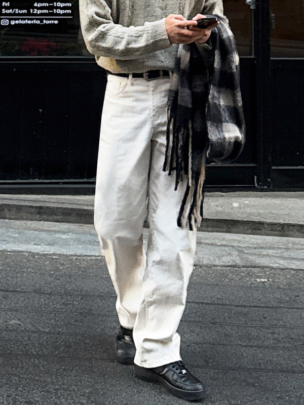 Férfi denim nadrág, koreai stílusú egyenes szabás, középmagas derekú, gombos zárás, 100% pamut, mindennapi viselet