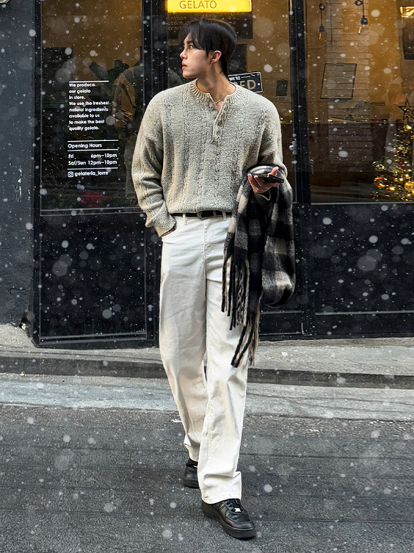 Férfi denim nadrág, koreai stílusú egyenes szabás, középmagas derekú, gombos zárás, 100% pamut, mindennapi viselet