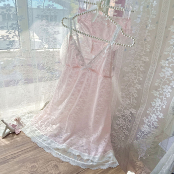 Moterų naktiniai komplektas: dvigubo nėrinių tinklo, išsiuvinėta kasytė, sagtelės, V kaklo, ultra plonas poliesteris (61–80 g/m²)