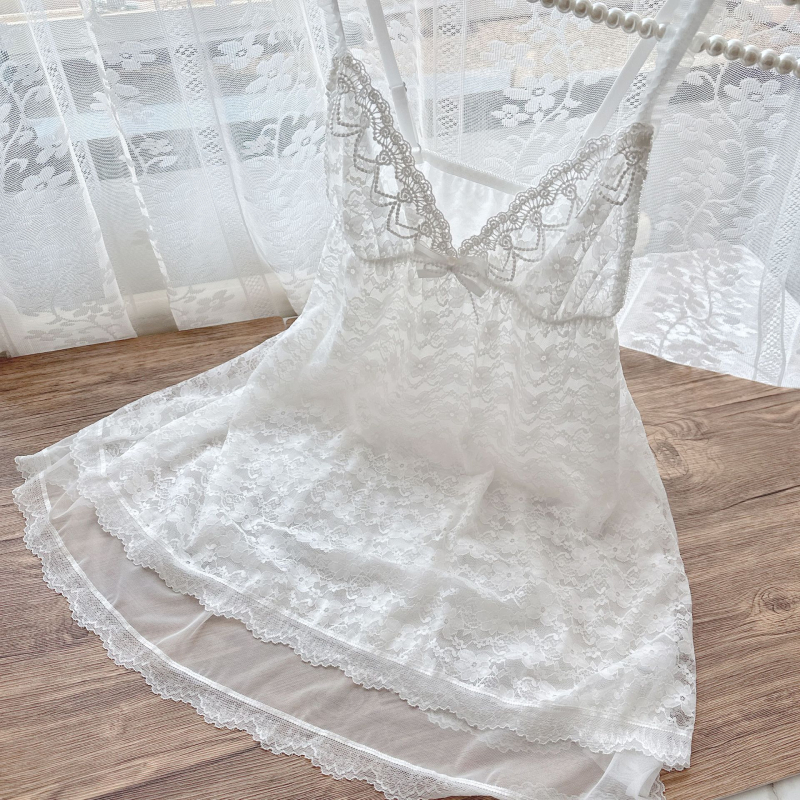 Moterų naktiniai komplektas: dvigubo nėrinių tinklo, išsiuvinėta kasytė, sagtelės, V kaklo, ultra plonas poliesteris (61–80 g/m²)