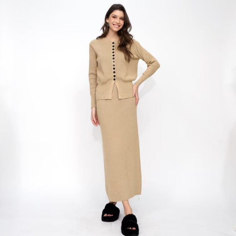 Két részes kötött készlet: kardigán és midi szoknya, modal rost 80–90%, vízszintes kötés, ingázó stílus