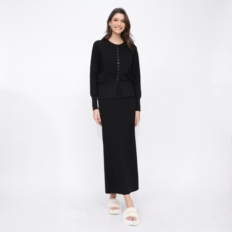 Két részes kötött készlet: kardigán és midi szoknya, modal rost 80–90%, vízszintes kötés, ingázó stílus