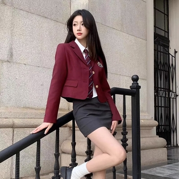 Costum JK în stil colegial cu fustă, set din trei piese: sacou scurt, top cu mânecă lungă și fustă; model 3D, țesătură Chenille cu elastan