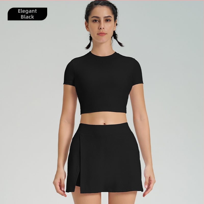 Δύο-τμηματικό γυναικείο αθλητικό σετ φούστας – Τοπ με κοντά μανίκια και επένδυση στήθους, πίσω άνοιγμα, γρήγορα στεγνώνει ύφασμα 80% νάιλον/20% σπάντεξ, φούστα Α-γραμμή