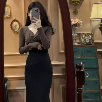 Set two-piece pentru femei, stil coreean: Top cu mâneci lungi răsucit și fustă midi cu deschidere în stil fishtail, croială simplă, primăvara 2025, compoziția principală a țesăturii 70–80%