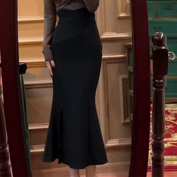 Set two-piece pentru femei, stil coreean: Top cu mâneci lungi răsucit și fustă midi cu deschidere în stil fishtail, croială simplă, primăvara 2025, compoziția principală a țesăturii 70–80%