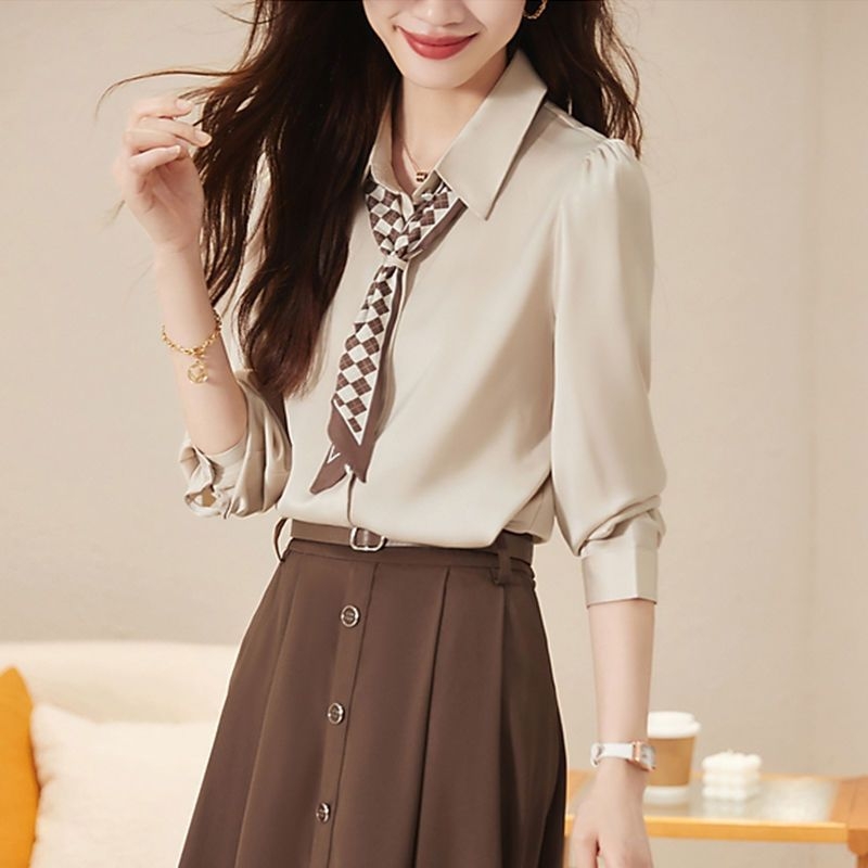 Dvojdielny set: košeľa a sukňa — dlhé rukávy, sukňa strednej dĺžky, polyester s 30–50% akrylu, bez žehlenia