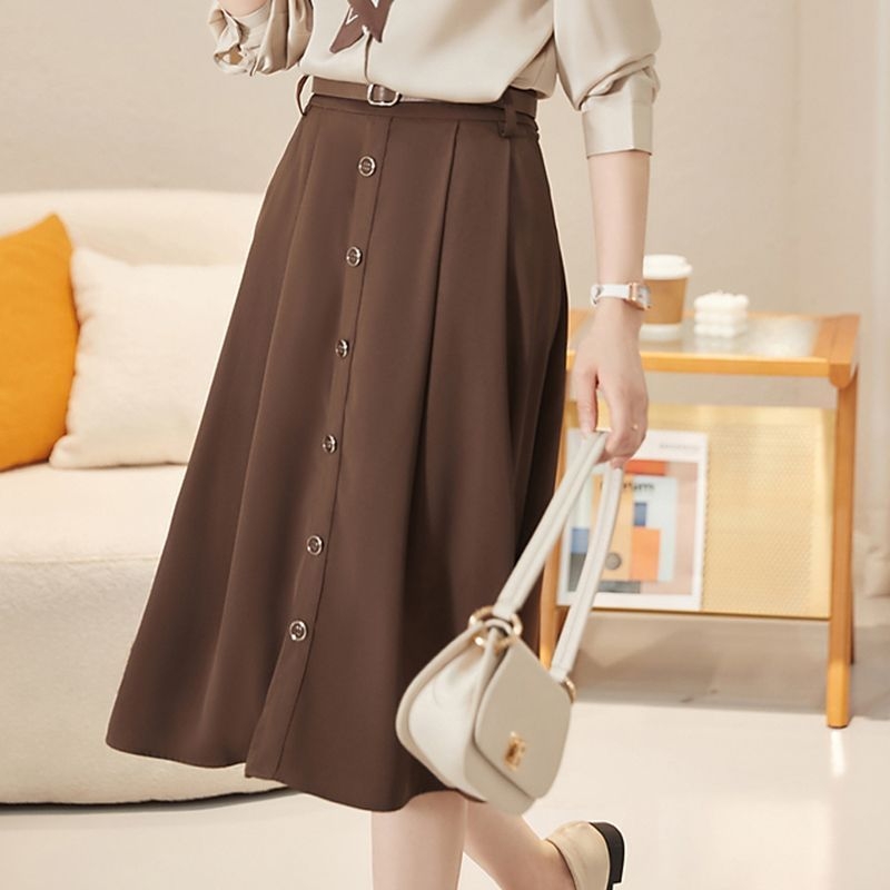 Dvojdielny set: košeľa a sukňa — dlhé rukávy, sukňa strednej dĺžky, polyester s 30–50% akrylu, bez žehlenia