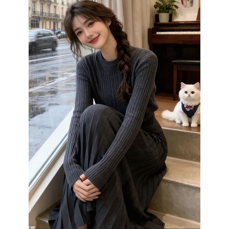 Elegantný dvojdielny set: pletený sveter s okrúhlym výstrihom a midi sukňa s elastickým pásom, polyesterová látka, pre ženy, zimná sezóna 2025