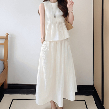 Seelikukostüüm varrukateta topiga: 3D muster, keskse pikkusega seelik, polüesterkangas, minimalistlik stiil