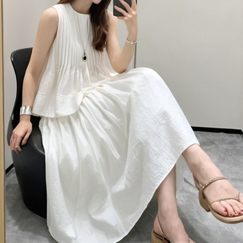 Seelikukostüüm varrukateta topiga: 3D muster, keskse pikkusega seelik, polüesterkangas, minimalistlik stiil